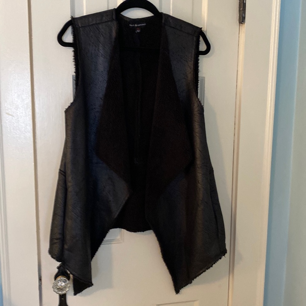 BLACK LEATHER VEST